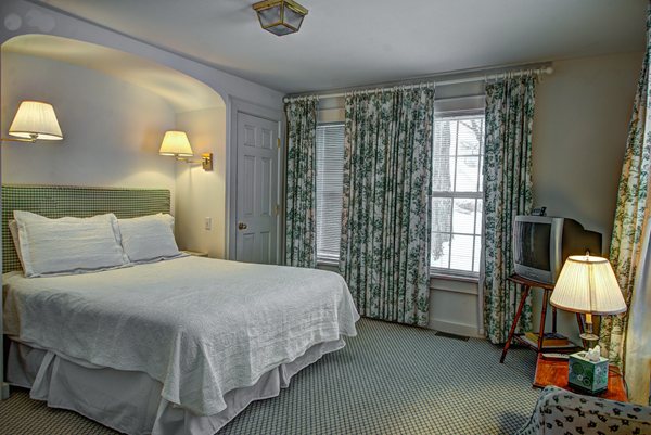 Cottage bedroom